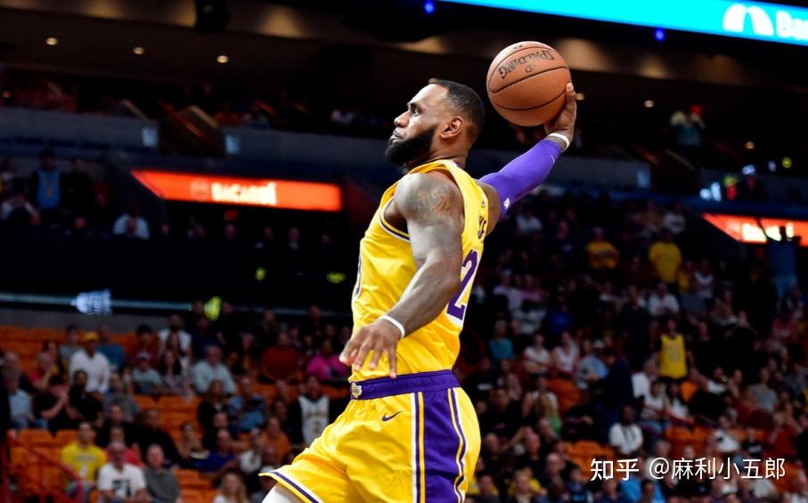 猛龙大胜活塞，范弗利特24分