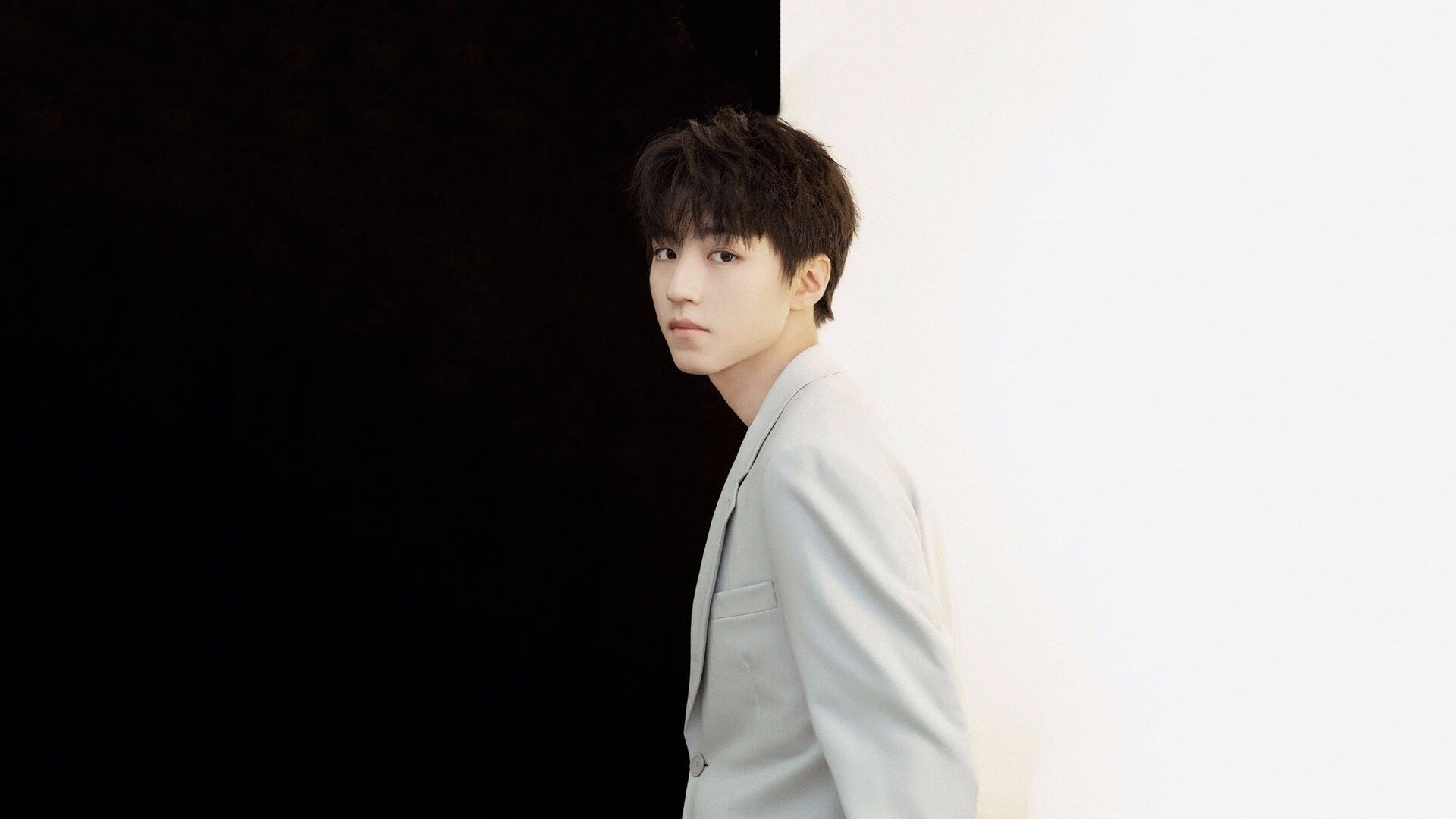 德甲争冠夜，当足球场遇上詹姆斯的攻防统治