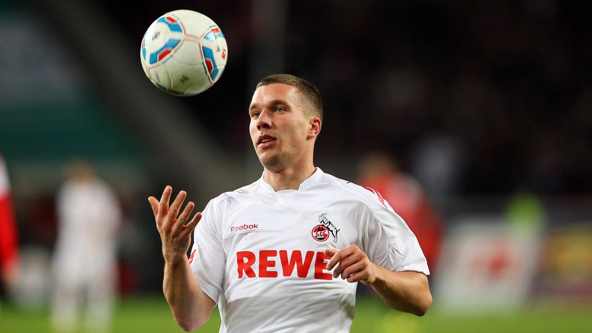 西甲国家德比之夜，马丁内斯闪耀全场，用实力证明自我