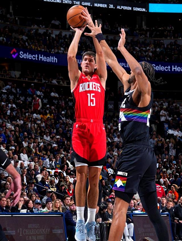 西亚卡姆高光表现,爵士提前终结悬念掘金 西亚卡姆高光表现,爵士提前终结悬念掘金