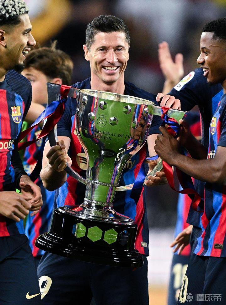 开云平台-威尔士强势拿下国际米兰，莱万冠军级表现