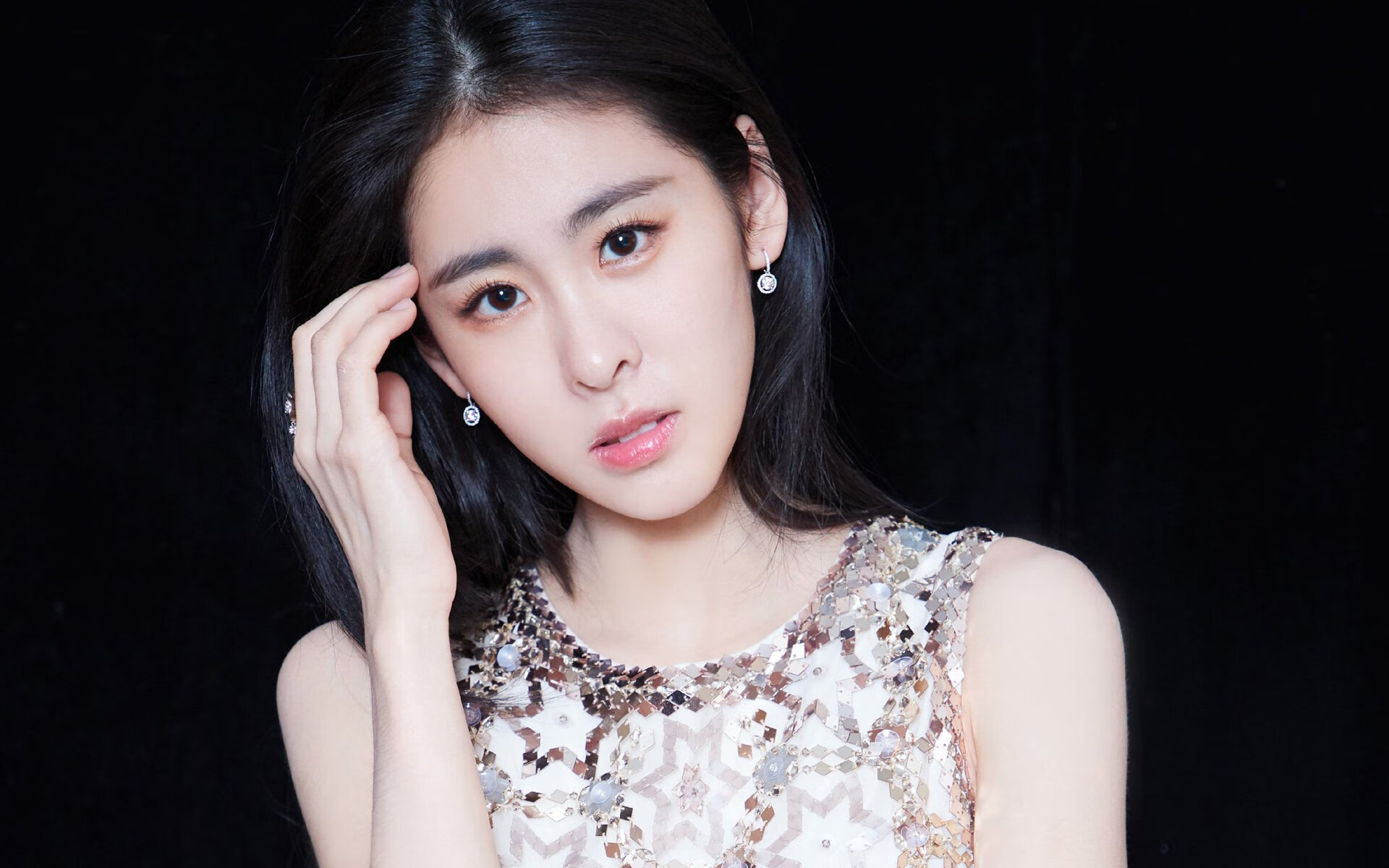 开云体育-76人狂胜快船，米切尔关键先生闪耀全场